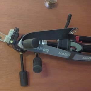 Bogen/ Manfrotto 3 way head equipped w/3251 camera tripod